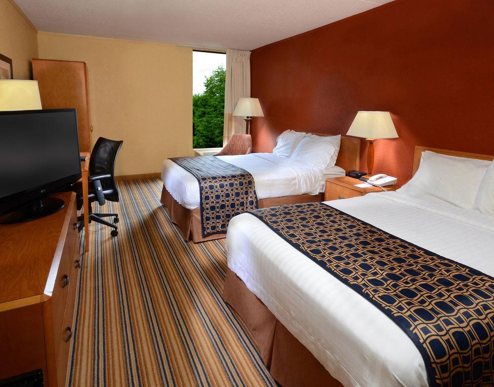 HOTEL HOLIDAY INN EXPRESS HOPEWELL - FORT LEE AREA HOPEWELL, VA 3* (United  States) - from US$ 86 | BOOKED